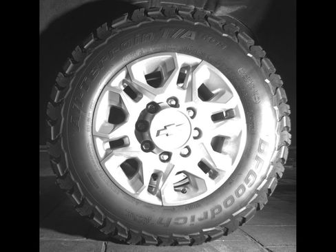 Used 2025 Chevrolet Silverado 2500 LT AWD/4WD image 9