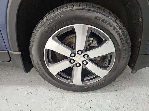 Used 2022 Chevrolet Traverse LT w/ LT Premium Package AWD/4WD image 8