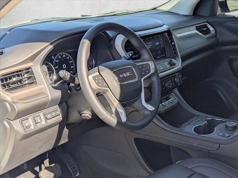 Used 2023 GMC Acadia Denali image 10