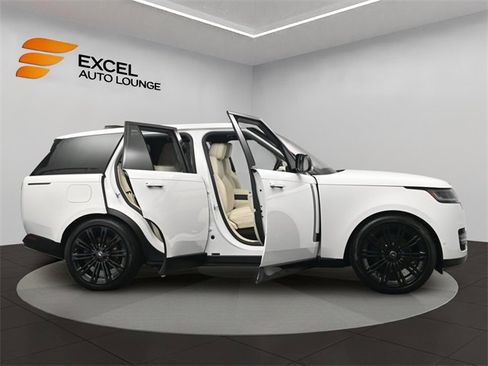 Used 2023 Land Rover Range Rover SE image 60