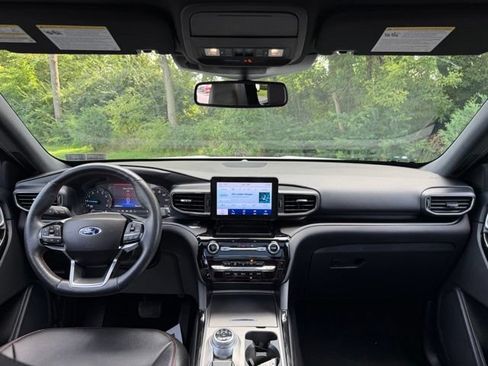 Certified 2022 Ford Explorer ST-Line AWD/4WD image 15