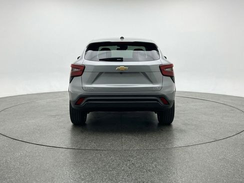 Used 2025 Chevrolet Trax LT FWD image 7