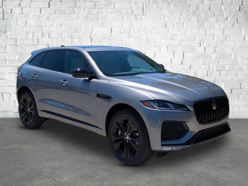 New 2026 Jaguar F-PACE R-Dynamic S image 5
