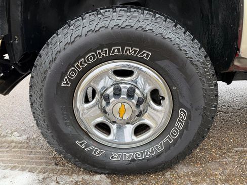 Used 2001 Chevrolet Silverado 2500 LS w/ Off-Road Skid Plate Pkg image 16