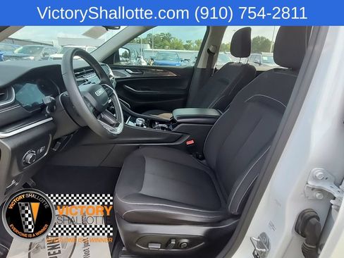 Certified 2022 Jeep Grand Cherokee L Laredo w/ Luxury Tech Group I AWD/4WD image 19