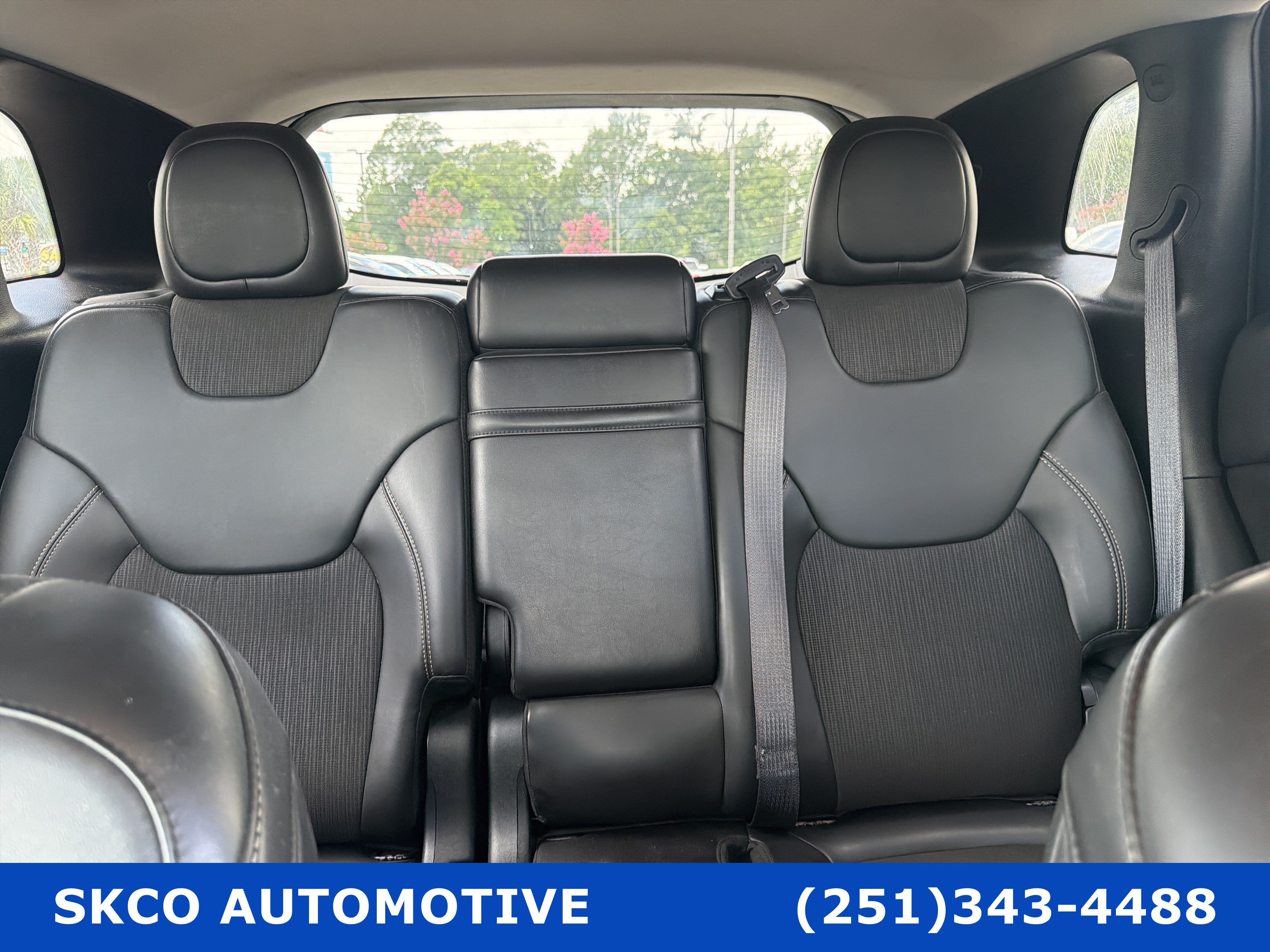 Used 2018 Jeep Cherokee Latitude Plus AWD/4WD image 27