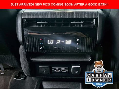 Used 2024 Jeep Wagoneer Series III AWD/4WD image 26