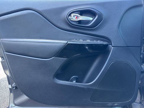 Used 2023 Jeep Cherokee Altitude Lux image 22