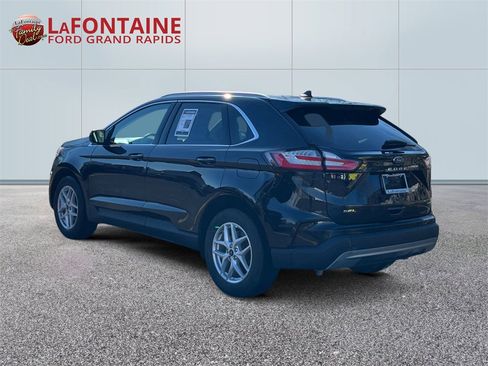Used 2024 Ford Edge SEL w/ Convenience Package image 5