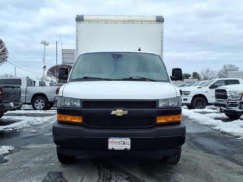 Used 2021 Chevrolet Express 3500 image 2