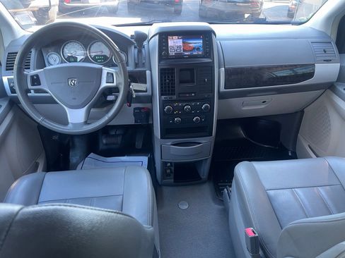 Used 2010 Dodge Grand Caravan SXT image 20