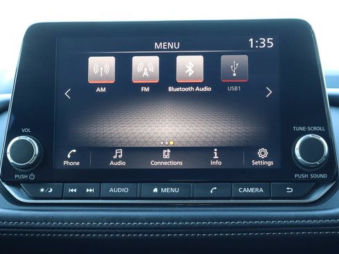 Used 2024 Nissan Rogue S FWD image 20