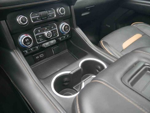 Used 2024 GMC Yukon XL AT4 w/ Technology Package AWD/4WD image 33