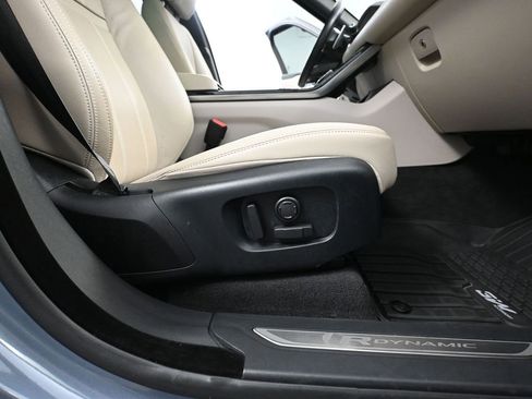 Used 2020 Land Rover Range Rover Velar R-Dynamic S image 50