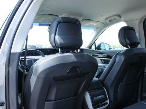 Used 2024 Lincoln Nautilus Premier AWD/4WD image 29