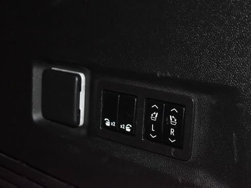 Used 2021 Chevrolet Tahoe High Country AWD/4WD image 38