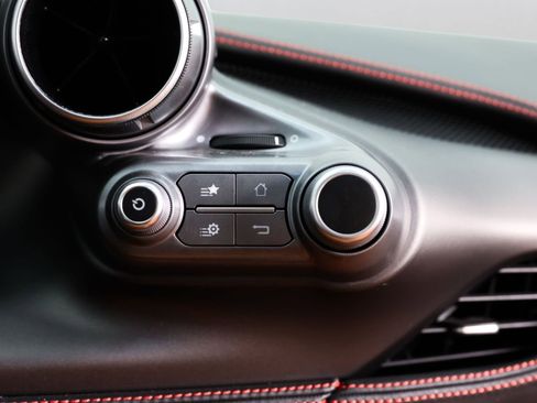 Used 2021 Ferrari F8 Tributo RWD image 32