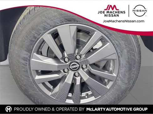 New 2025 Nissan Pathfinder SV w/ Black Appearance Package image 9