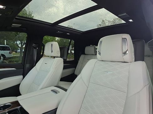 Used 2026 Cadillac Escalade Platinum Sport w/ LPO, ONYX Package AWD/4WD image 26