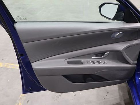 Used 2023 Hyundai Elantra SEL w/ Preferred Accessory Package image 16