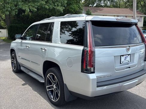 Used 2015 Cadillac Escalade Luxury AWD/4WD image 4