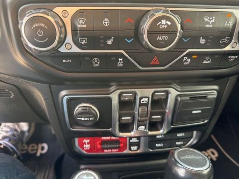 Used 2020 Jeep Gladiator Rubicon AWD/4WD image 18