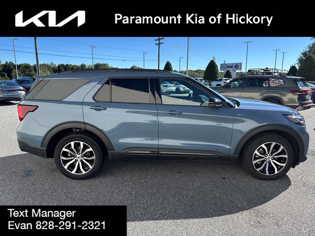 Used 2025 Ford Explorer ST-Line AWD/4WD image 8