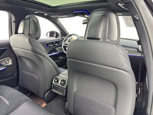 Used 2025 Mercedes-Benz C 36 AMG S image 41