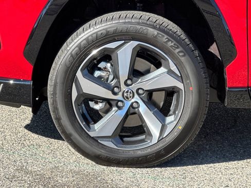 New 2025 Toyota RAV4 SE image 24