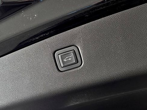 Used 2022 Chevrolet Blazer RS image 31