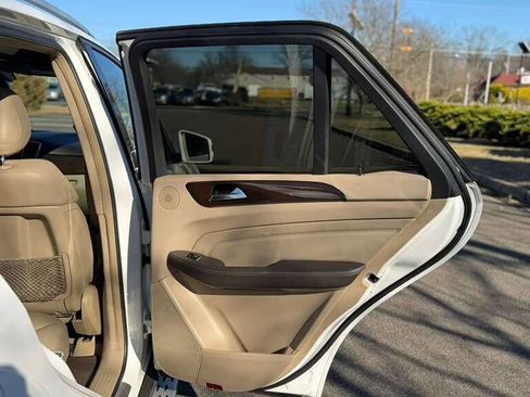 Used 2014 Mercedes-Benz ML 350 ML 350 4MATIC AWD 4dr SUV image 28