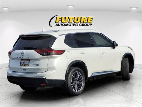 Certified 2024 Nissan Rogue Platinum w/ Platinum Premium Package image 4