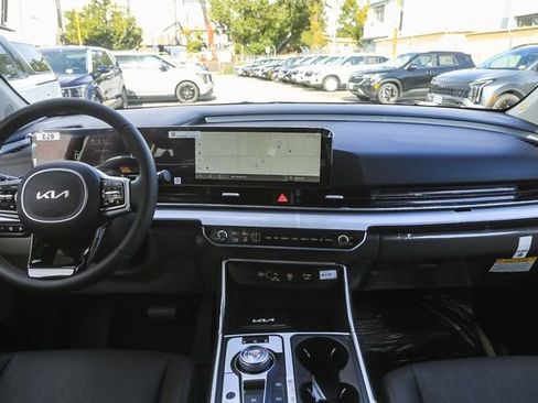 New 2026 Kia Carnival LXS image 5