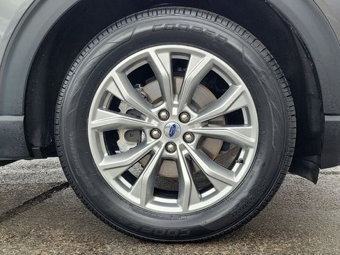 Certified 2023 Ford Explorer XLT w/ Equipment Group 202A image 9