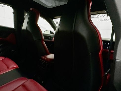 Used 2022 Porsche Taycan 4S image 29