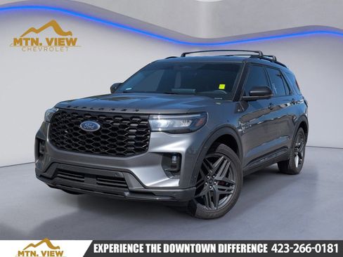 Used 2025 Ford Explorer ST-Line w/ Premium Package RWD image 1