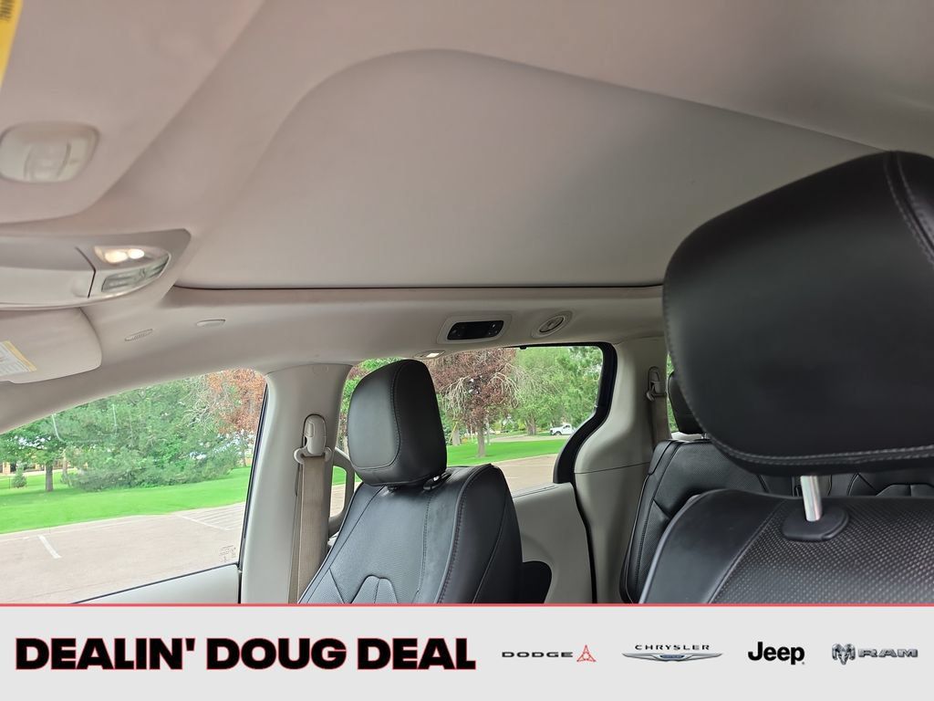 Used 2020 Chrysler Pacifica Limited FWD image 22