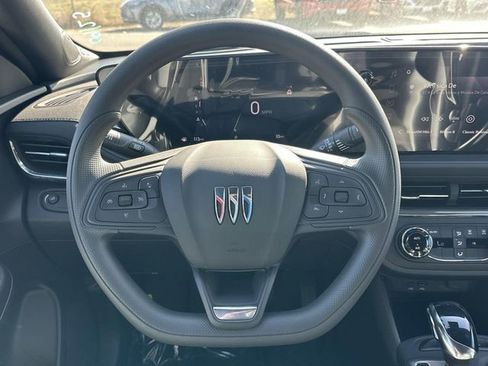 New 2025 Buick Envista Preferred image 8