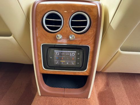 Used 2016 Bentley Flying Spur V8 AWD/4WD image 17