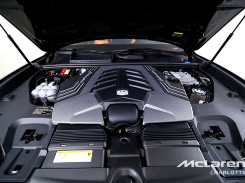 Used 2021 Lamborghini Urus image 35