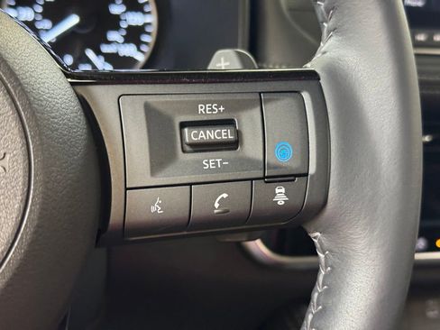 Used 2023 Nissan Rogue SL AWD/4WD image 35