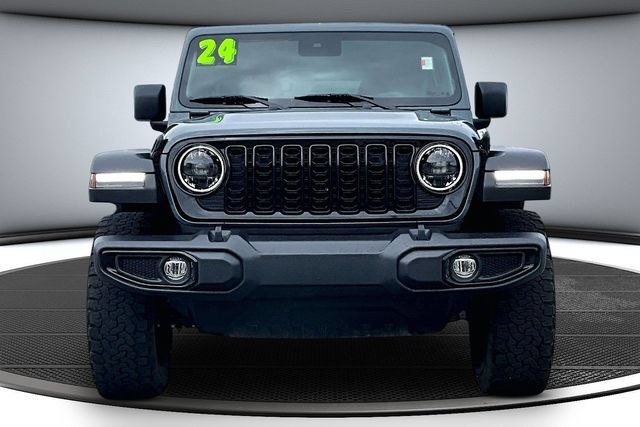 Used 2024 Jeep Wrangler Unlimited Sport AWD/4WD image 2