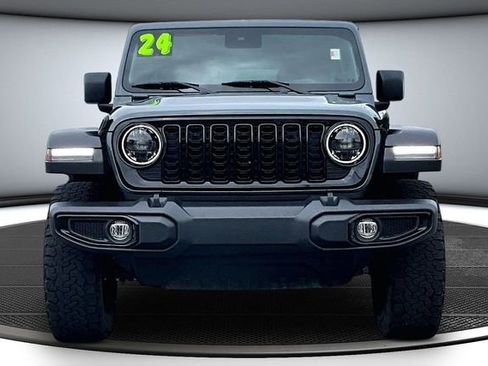 Used 2024 Jeep Wrangler Unlimited Sport AWD/4WD image 2