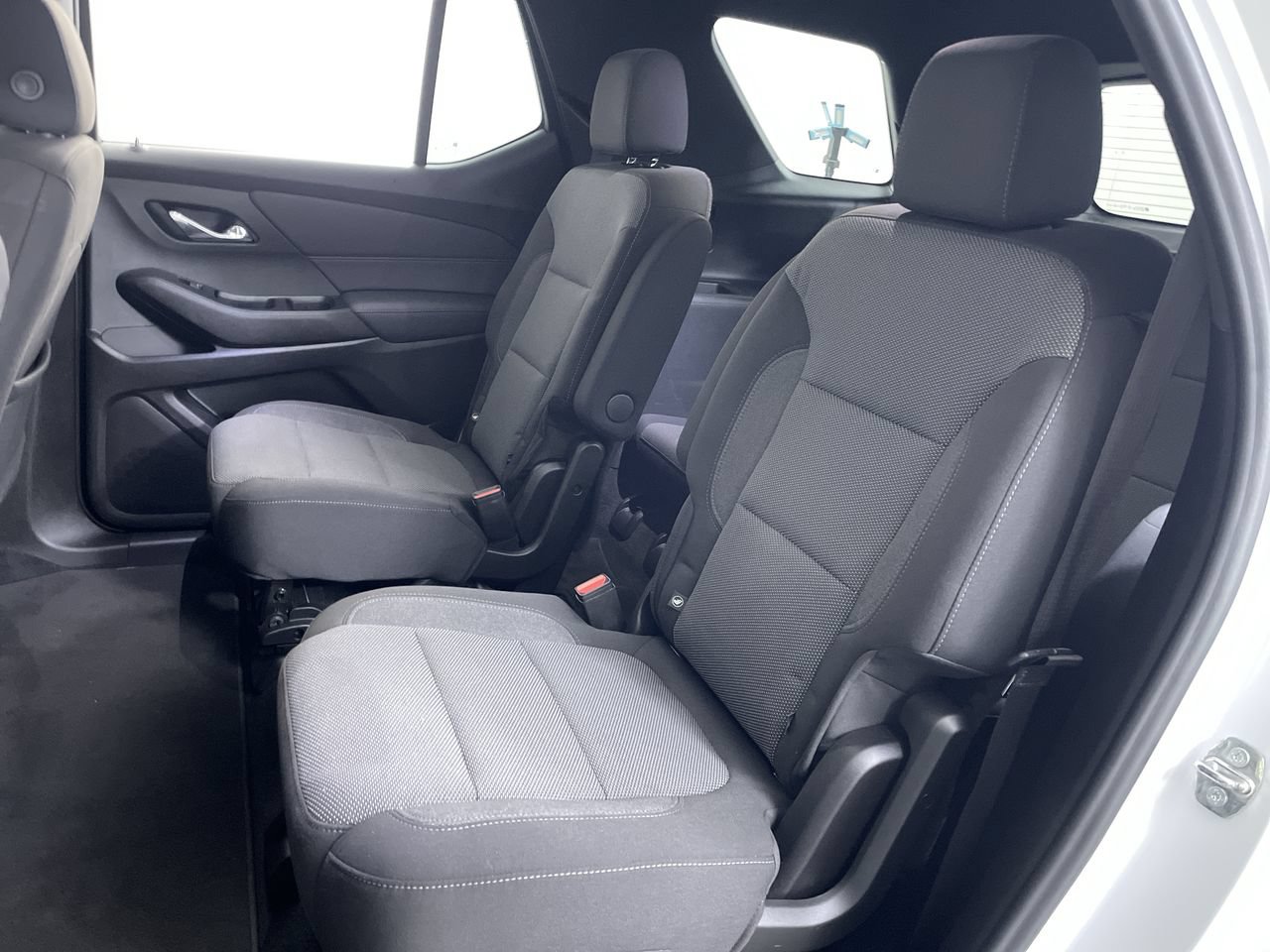 Used 2023 Chevrolet Traverse LT AWD/4WD image 23