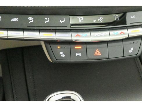 Certified 2023 Cadillac XT4 Luxury w/ Cold Weather Package image 28