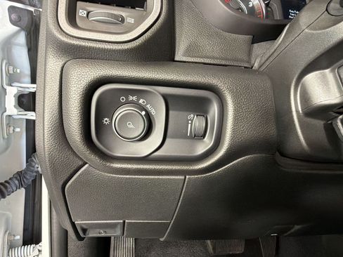 Used 2024 RAM 3500 Tradesman w/ Chrome Appearance Group AWD/4WD image 21