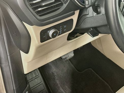Used 2021 Ford Escape SEL w/ Technology Package FWD image 15