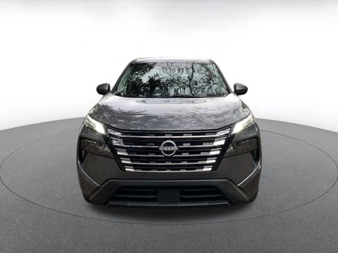 Used 2025 Nissan Rogue SV image 2