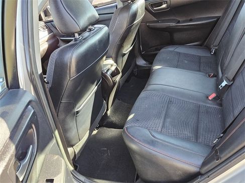 Used 2015 Toyota Camry LE image 6