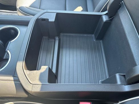 Used 2024 Chevrolet Tahoe Premier w/ Premium Package image 31